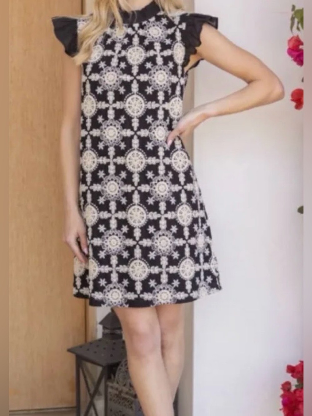 Voy Embroidered Black & Cream Floral Shift Sleeveless Ruffle Dress Size M
